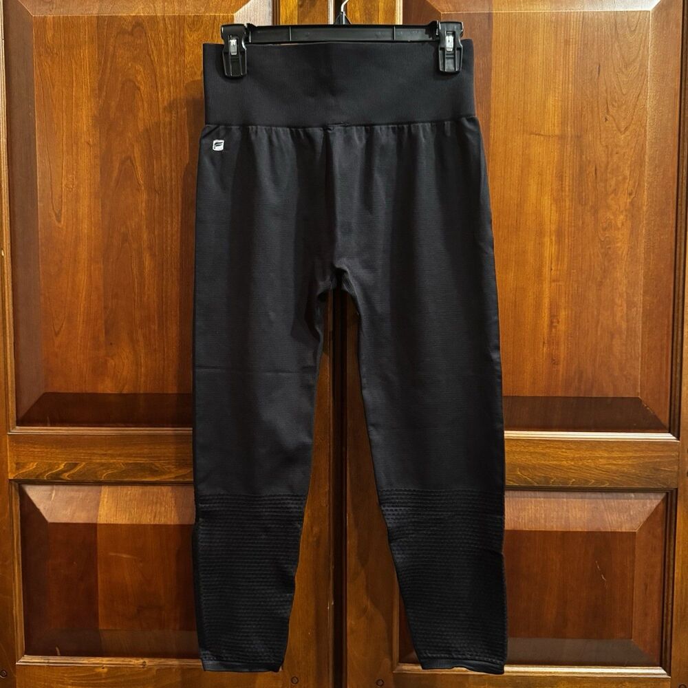 Fabletics Black Cropped Leggings High Rise Textured Ankle Activewear Size L